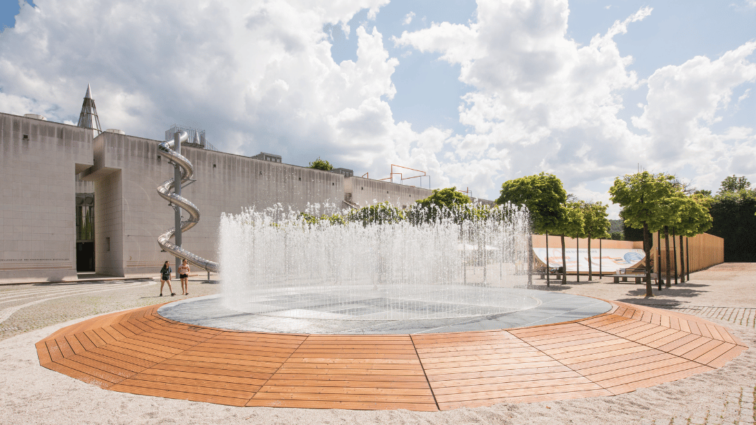Jeppe Hein, Circular Appearing Rooms, 2018, Courtesy the artist, Foto: Laurin Schmid, 2018, © Kunst- und Ausstellungshalle der Bundesrepublik Deutschland